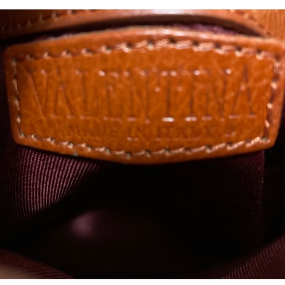 👜🌷 NWT Valentina Floral Embossed Leather Crossbody Burnished Brown Italy - Picture 8 of 13